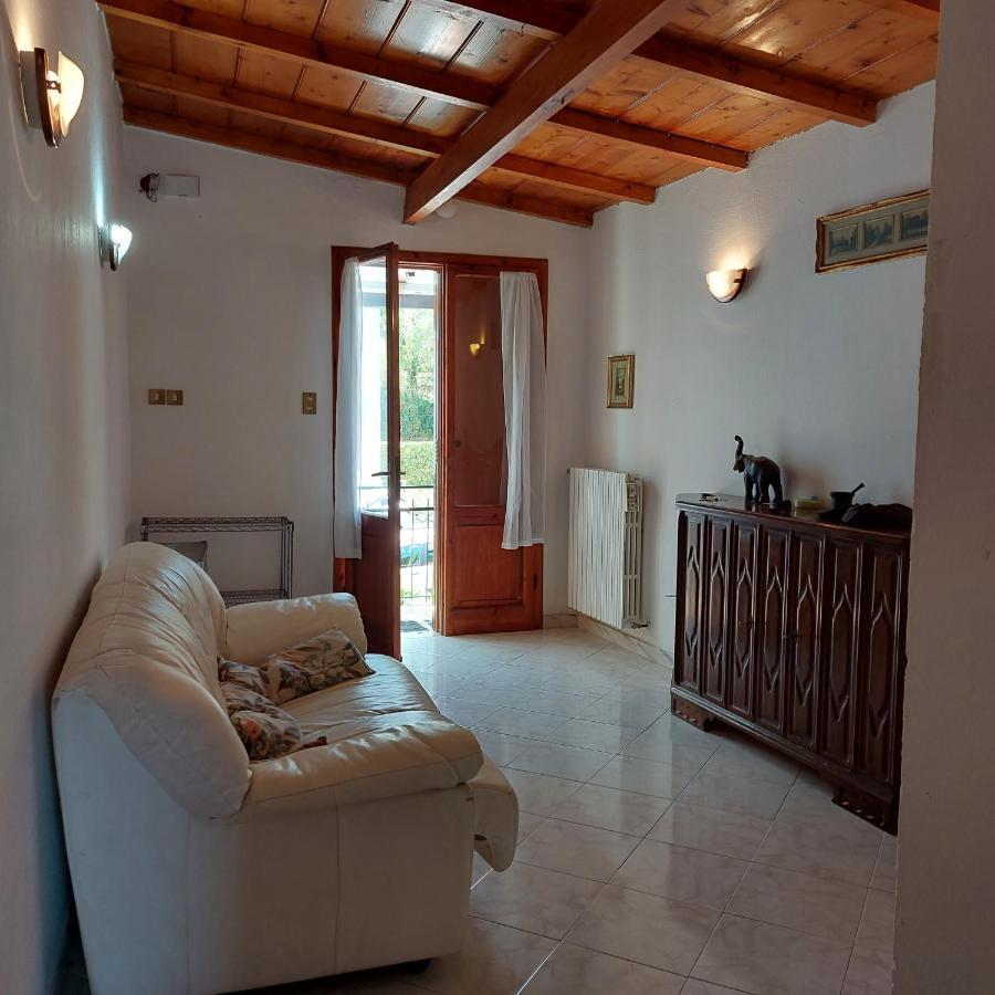 Appartamento A Due Passi Dal Mare A Quercianella Exterior foto